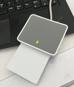 _images/smartcard-and-reader.jpg